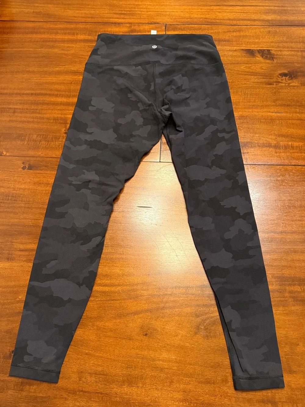 lululemon athletica wunder Black and Dark Gray Camo Leggings
